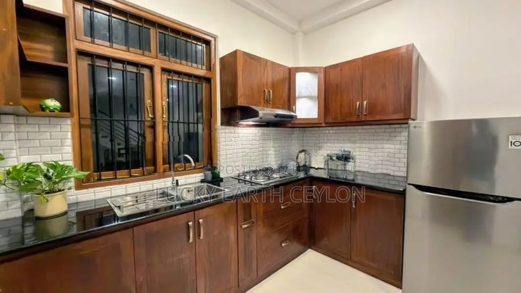 Pannipitya, 2 Story, Fully Furnished, Air Con,House For Rent (MG1360)