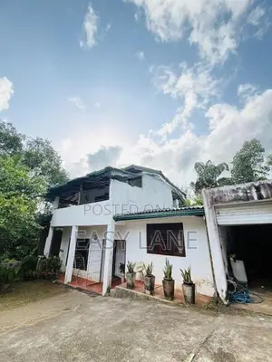 අතුරුගිරිය Hightway එකට ඇවිදයන දුරින් අගනා දෙමහල් නිවසක් / Ru 14225