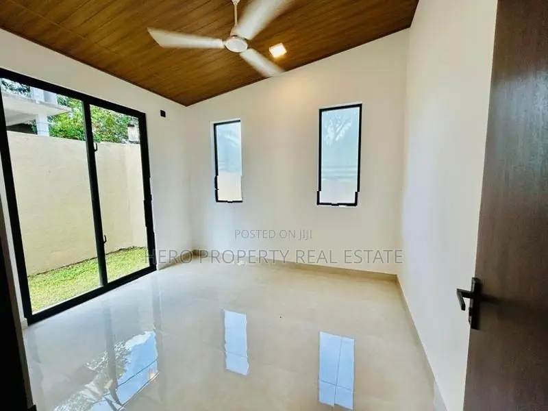 HAS216 - Stunning Architecturally Designed House for Sale in Kesbawa