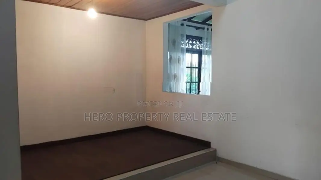HJR190 - Upstairs House for Rent in Makola