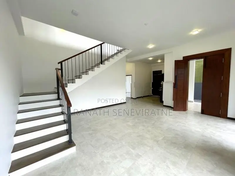 Brand-New Box Shaped Modern House From Kesbewa Batuwandara Piliyandala