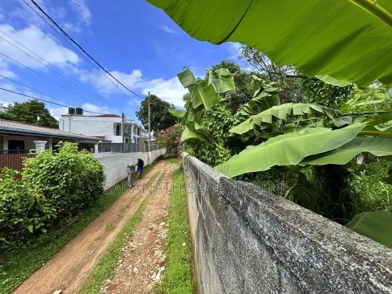 Land For Sale in Boralesgamuwa Town - 50 meters to 120 Colombo Rd