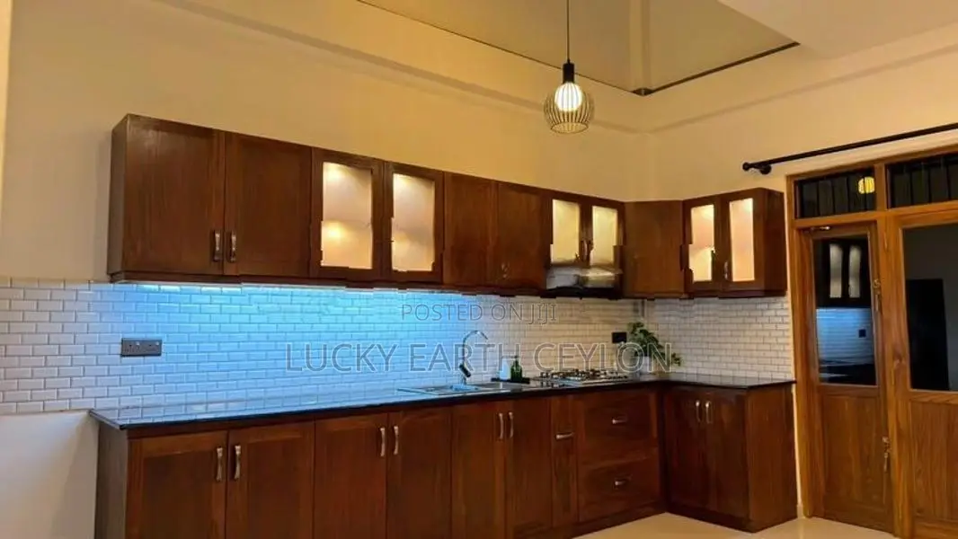 Pannipitya, 2 Story, Fully Furnished, Air Con,House For Rent (MG1360)
