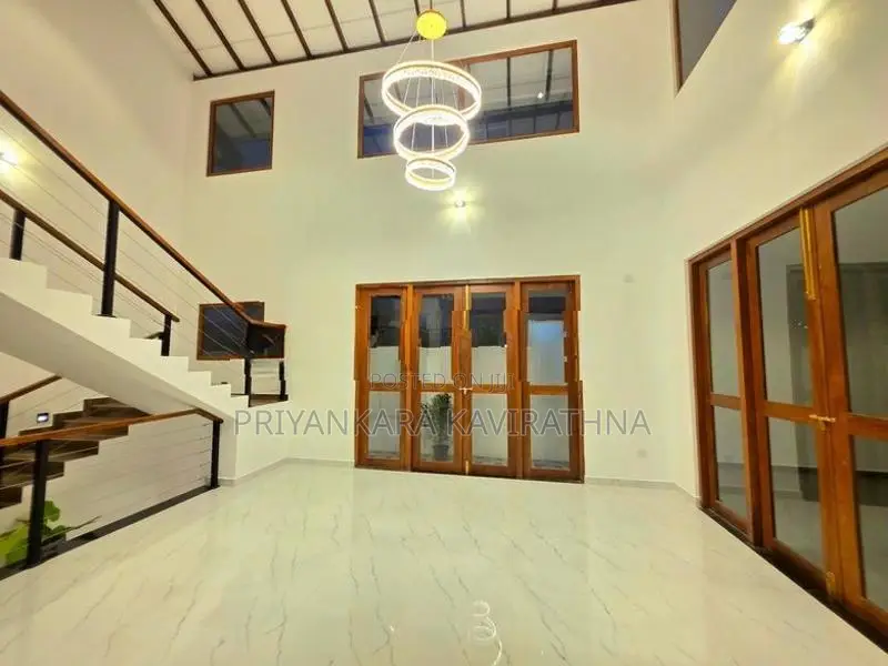 පර්චස් 11.5 ක නවීන පන්නයේ අලුත්ම දෙමහල් නිවස විකිනීමට - පිලියන්දල