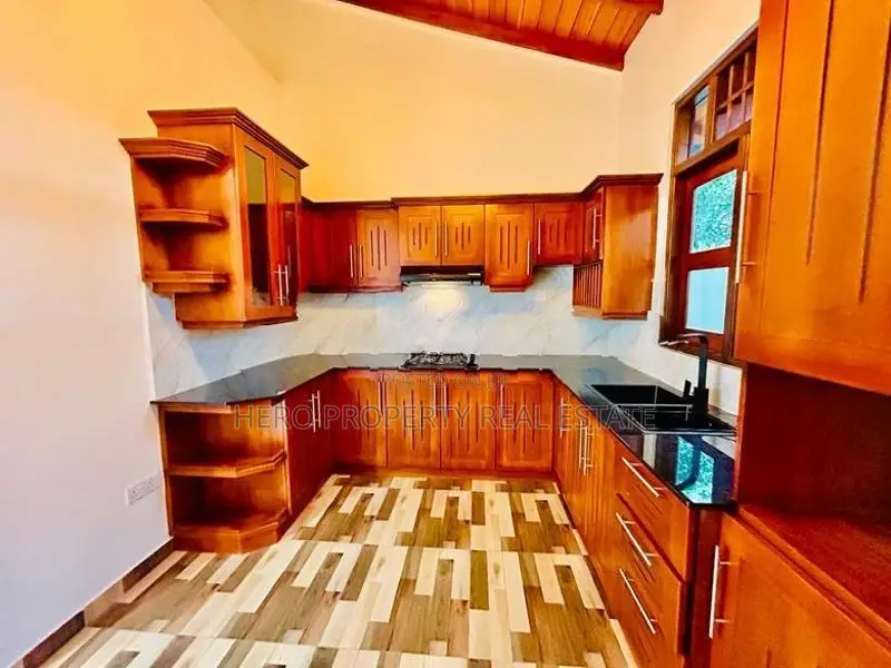 HAS208 - Stunning Luxury Quality House for Sale in Piliyandala