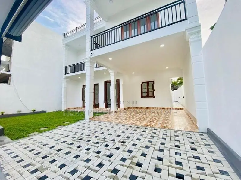 HAS203 - Stunning House for Sale in Piliyandala