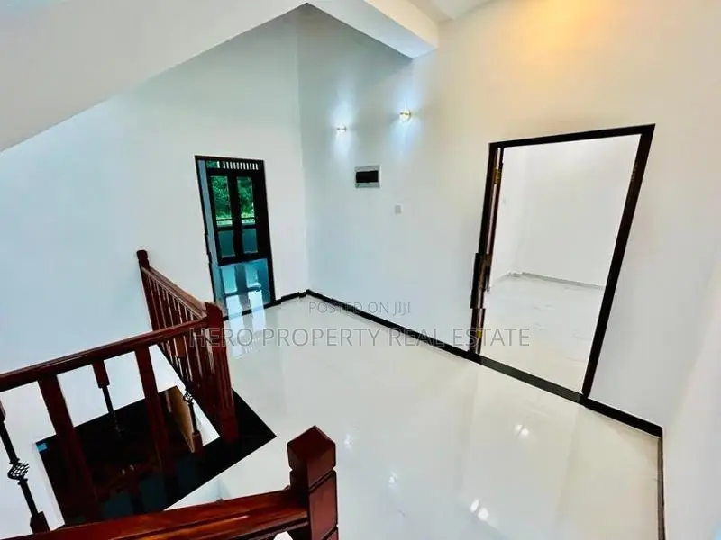 HAS208 - Luxury Quality Elegant House for Sale in Piliyandala