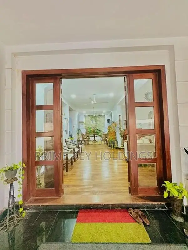 Luxury House for Sale in Battaramulla [HS102]