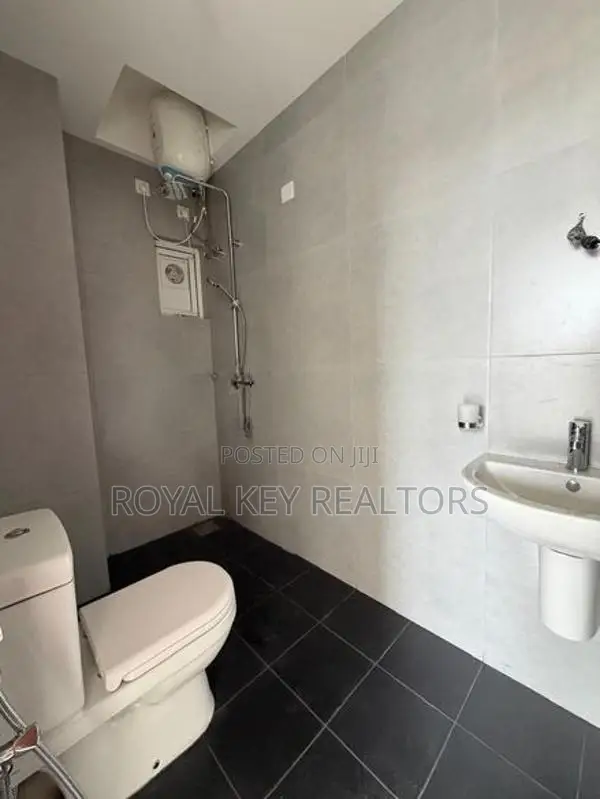Colombo 03 Cornwall – 04 Bedroom Unfurnished Apartment for Sale