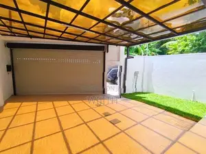 ණවමාදිලියේ ලස්සන මහල්3 නිවසක් විකිනිමට බොරෑලැස්ගමුව රත්තනපිටිය.
