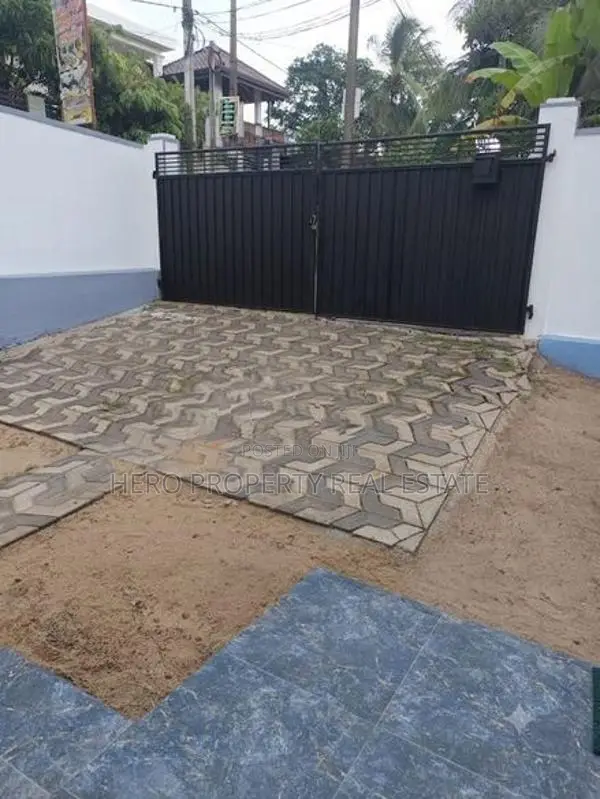 🔅HJR189 - Semi Furnished Modern House for Rent in Kadawatha