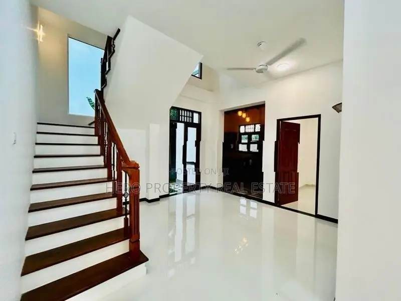 HAS208 - Luxury Quality Elegant House for Sale in Piliyandala