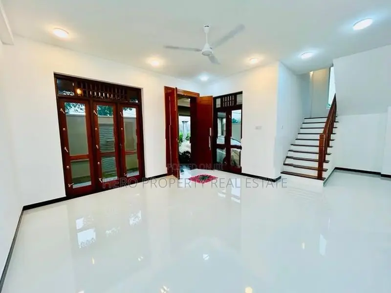 HAS208 - Luxury Quality Elegant House for Sale in Piliyandala
