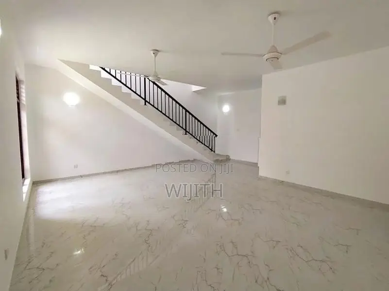 BRAND NEW THREE STOREY HOUSE FOR SALE IN DLAKNDA NUGAGODA