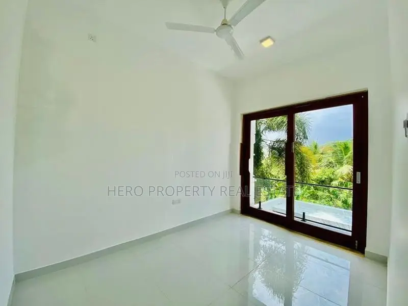 HAS204 - Quality Valuable Luxury House for Sale in Piliyandala