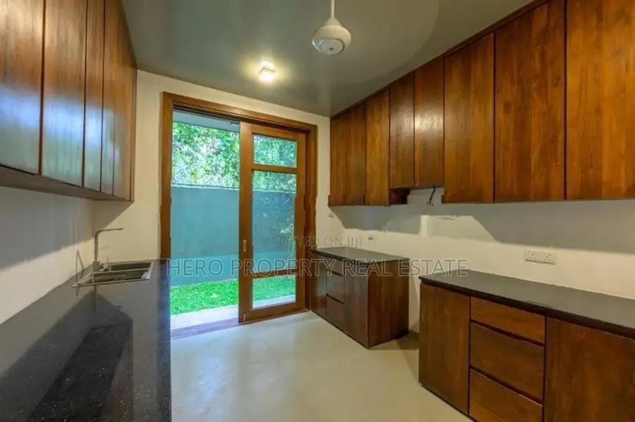 HAS212 - Luxurious Modern House for Sale in Piliyandala
