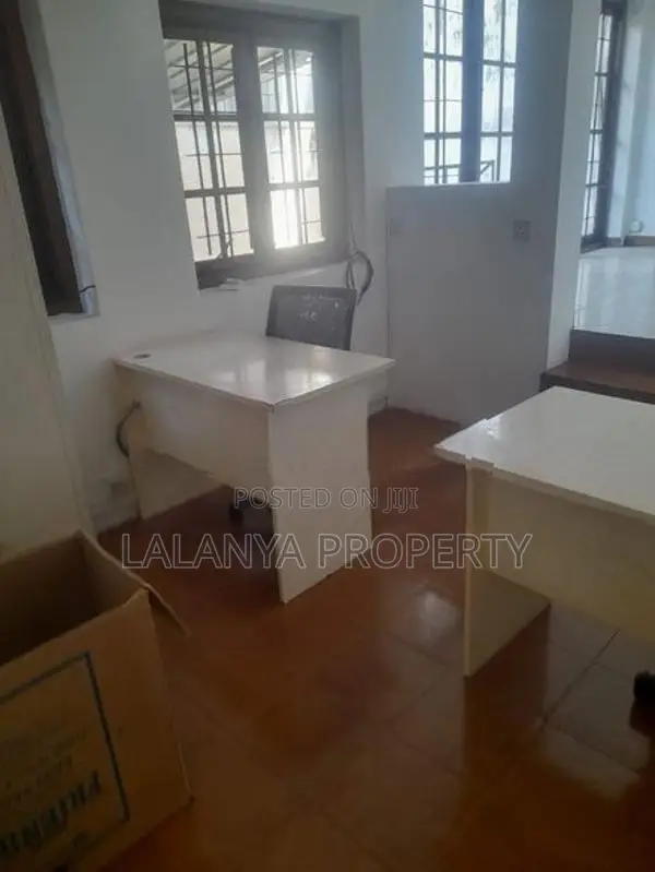 2200 Sqft Semi Furnished Office Space with A/C - Colombo – 07 CVVV-A2