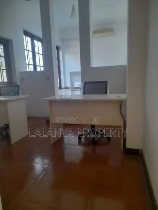 2200 Sqft Semi Furnished Office Space with A/C - Colombo – 07 CVVV-A2