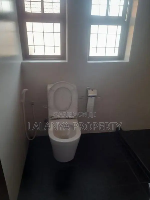 2200 Sqft Semi Furnished Office Space with A/C - Colombo – 07 CVVV-A2