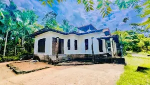 පාදුක්ක නගරයෙන් අංගසම්පූර්ණ නිවස / KK 15073