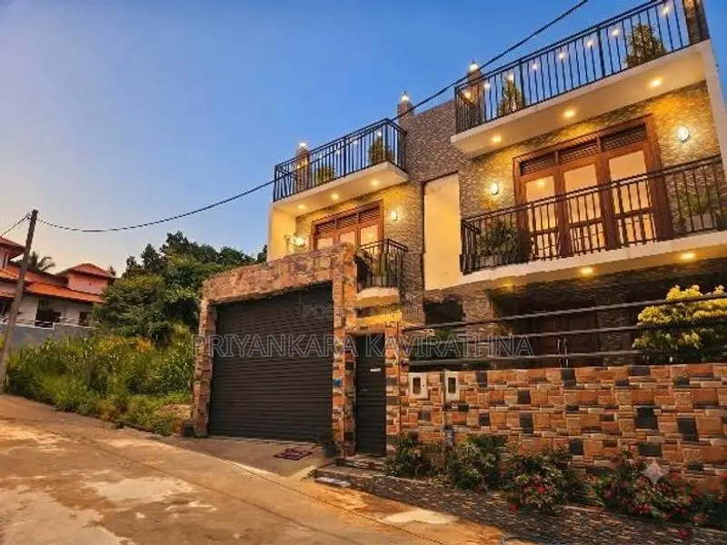 Luxury House For Sale in Kahatuduwa