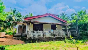 පාදුක්ක නගරයෙන් අංගසම්පූර්ණ නිවස / KK 15073