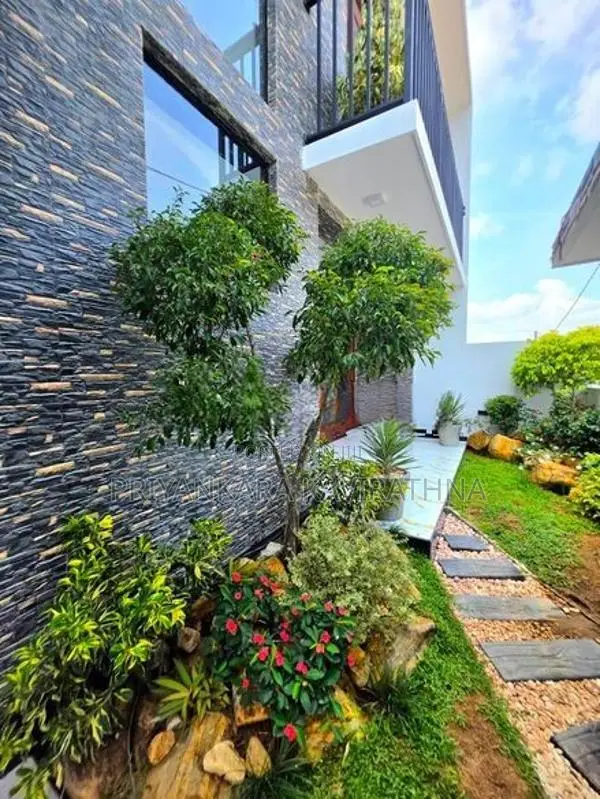 Luxury House For Sale in Kahatuduwa