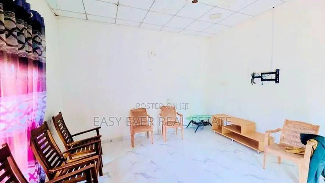 පාදුක්ක නගරයෙන් අංගසම්පූර්ණ නිවස / KK 15073