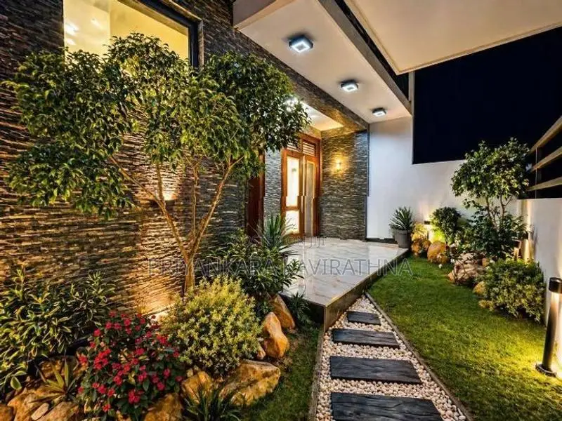 Luxury House For Sale in Kahatuduwa
