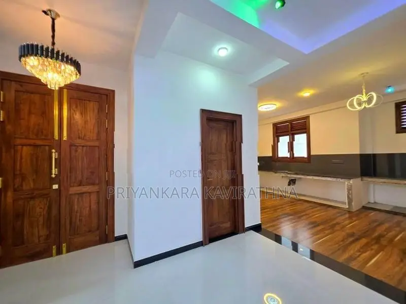 Luxury House For Sale in Kahatuduwa
