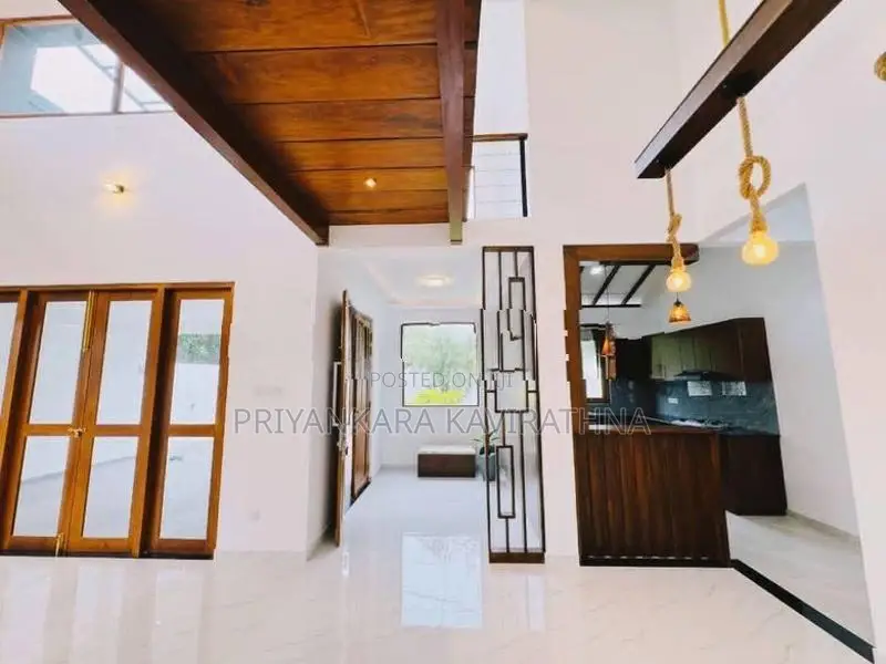 Luxury House For Sale in Piliyandala