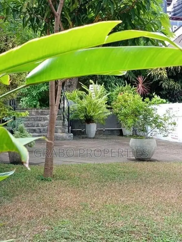 Land with Old House for Sale at Boralesgamuwa–Nugegoda Border