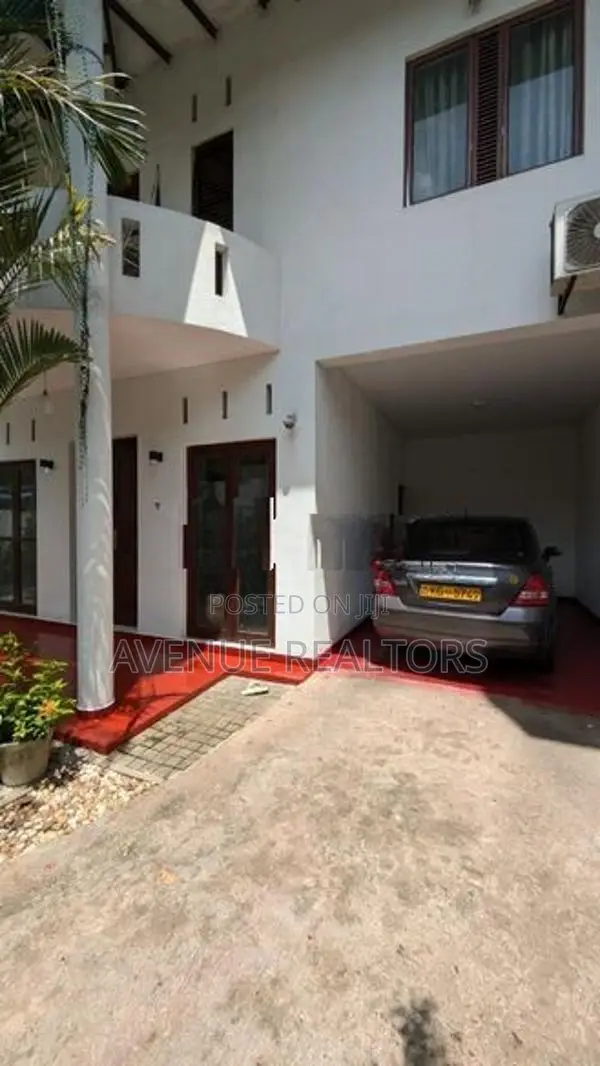 4 Bedroom House for Sale in Gothatuwa New Town (HS4762)