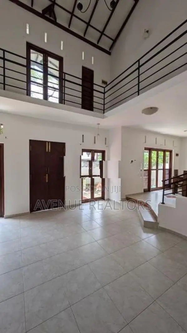 4 Bedroom House for Sale in Gothatuwa New Town (HS4762)