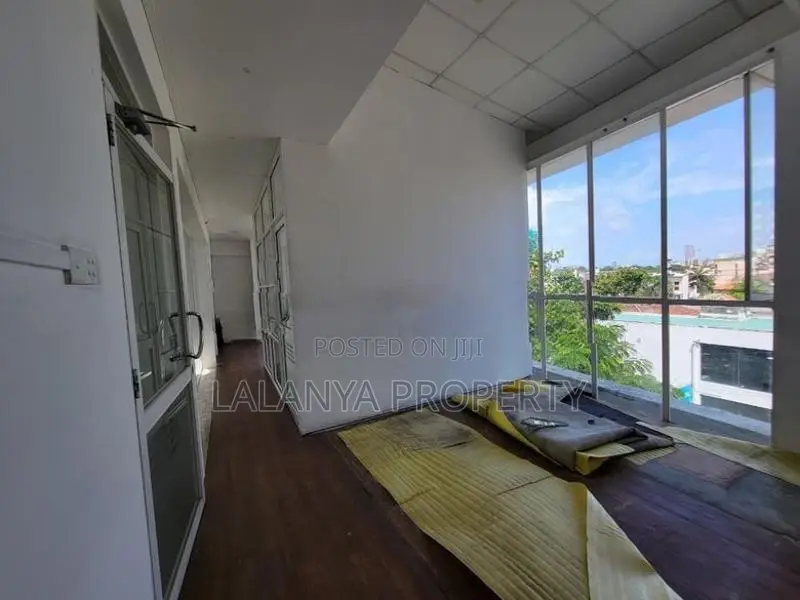 4000 Sqft Office Space for Rent with A/C– Bordering Colombo 07 CVVV-A1