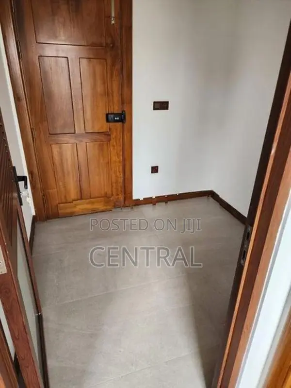 Apartment for Sale in Colombo 04 (C7-10318)