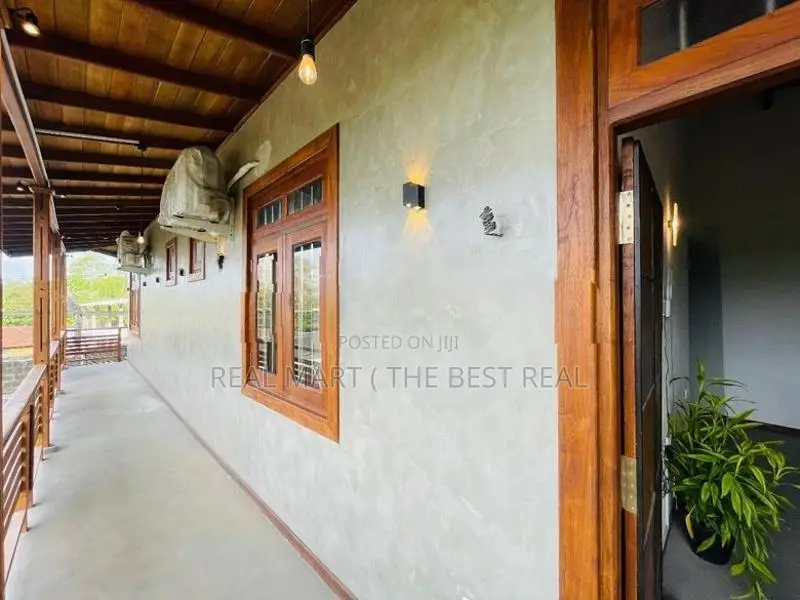 WELIGAMA : 8-AC-BR (49P) BRAND NEW LUXURY HOTEL FOR SALE