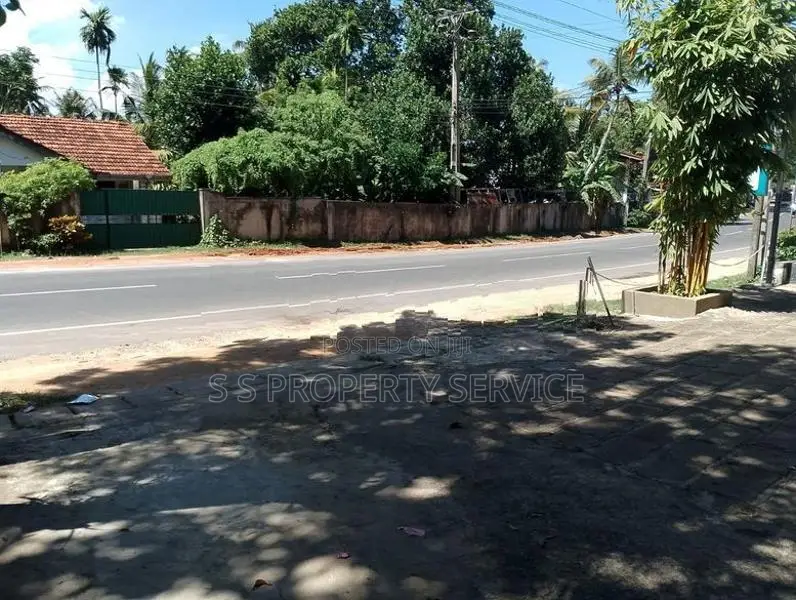 Weligama-Commercial Building for Sale (SSPC-49)