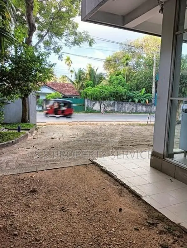 Weligama-Commercial Building for Sale (SSPC-49)