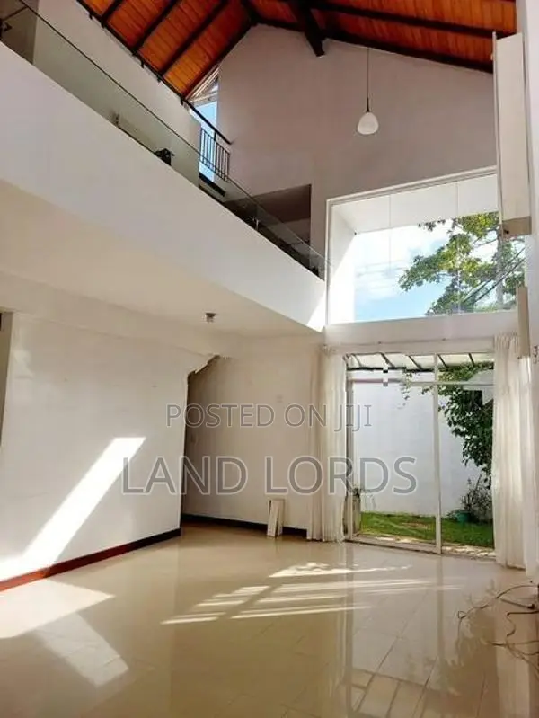 4BR Villa Type House in a Gated Community Battaramulla FOR SALE