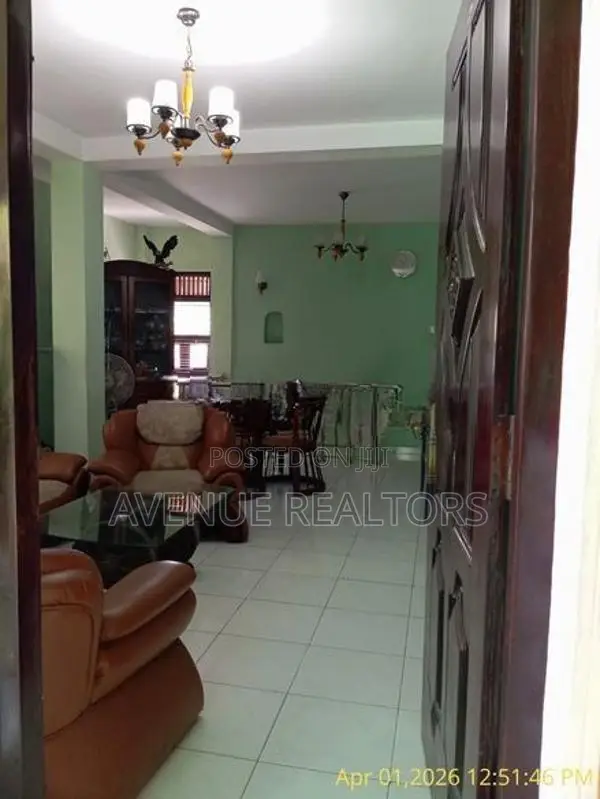 4BR 3-Storey House for Sale in Rajagiriya (HS4772)