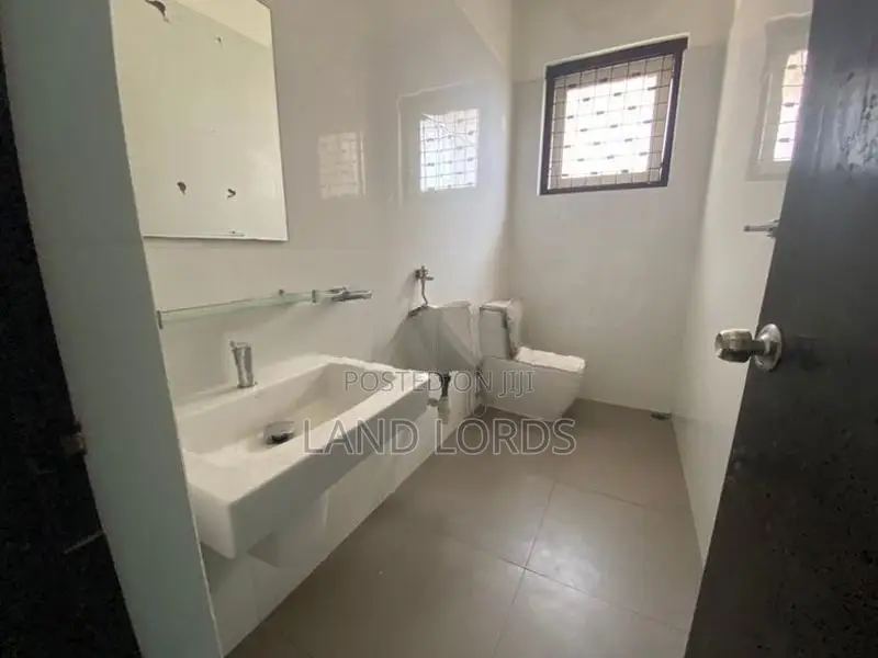 10BR Commercial Property in 27th Lane Colombo 3 FOR SALE
