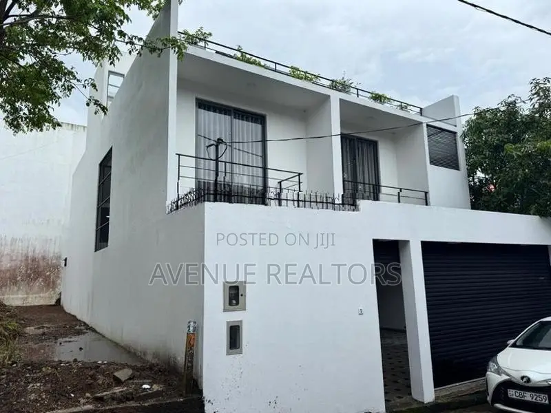 4BR 3-Storey House for Rent in Malabe (HS4773)
