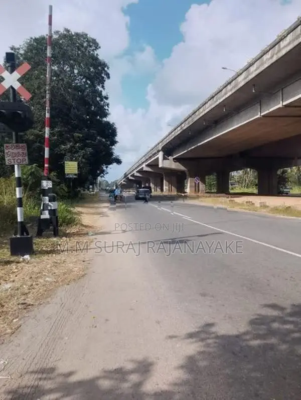කටුනායක අවටින් පර්චස් 45ක් විකිණීමට ඇත