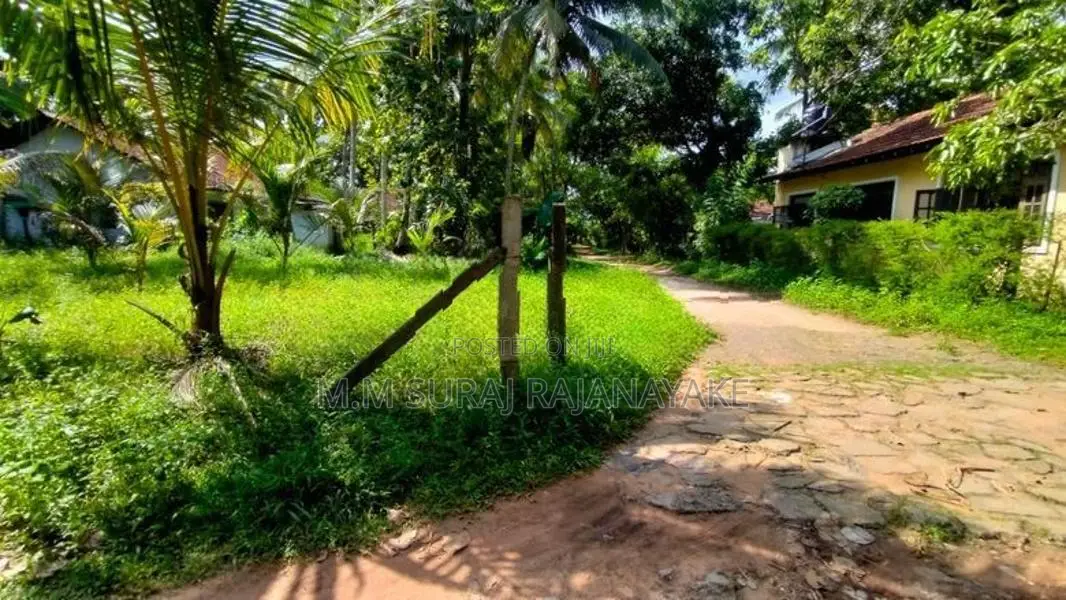 කඩවල - දිවුලපිටිය ප්‍රදේශයෙන් පර්චස් 22ක්