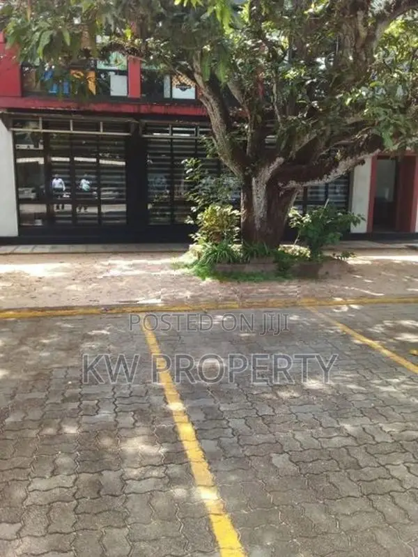 warehouse for sale in Mount Lavinia
