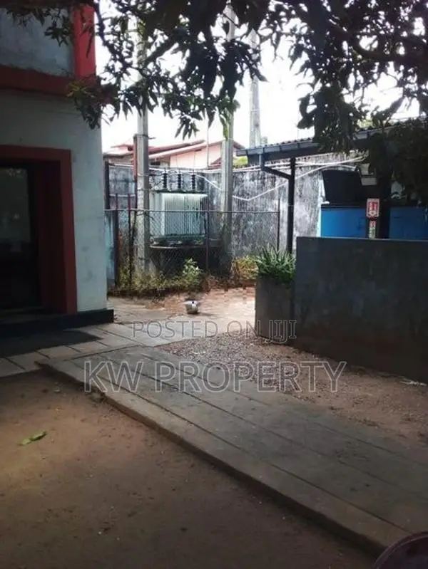warehouse for sale in Mount Lavinia