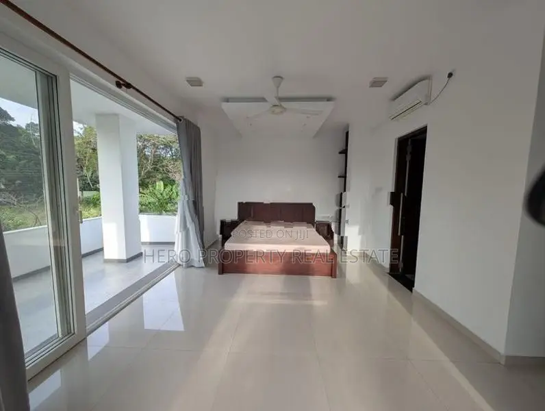 Super Luxurious House for Sale in Gothatuwa