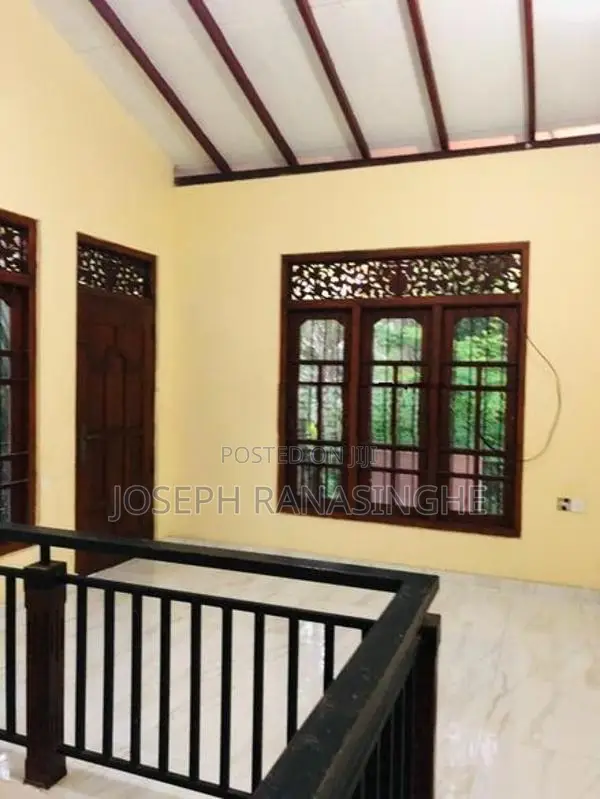 Upstair House for Rent Ja Ela