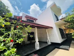 සියලු පහසුකම්වලින් සමන්විත අගනා දෙමහල් නිවසක් වහාම විකිණීමට ඇත.